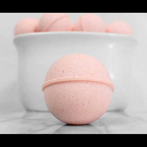 Bundle of Bath bombs! - Picture 3 of 3